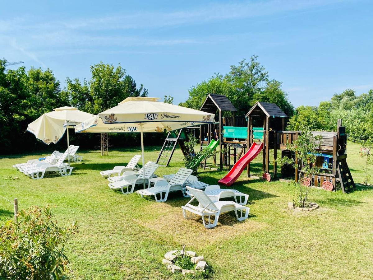 Villa Larus Palić Extérieur photo