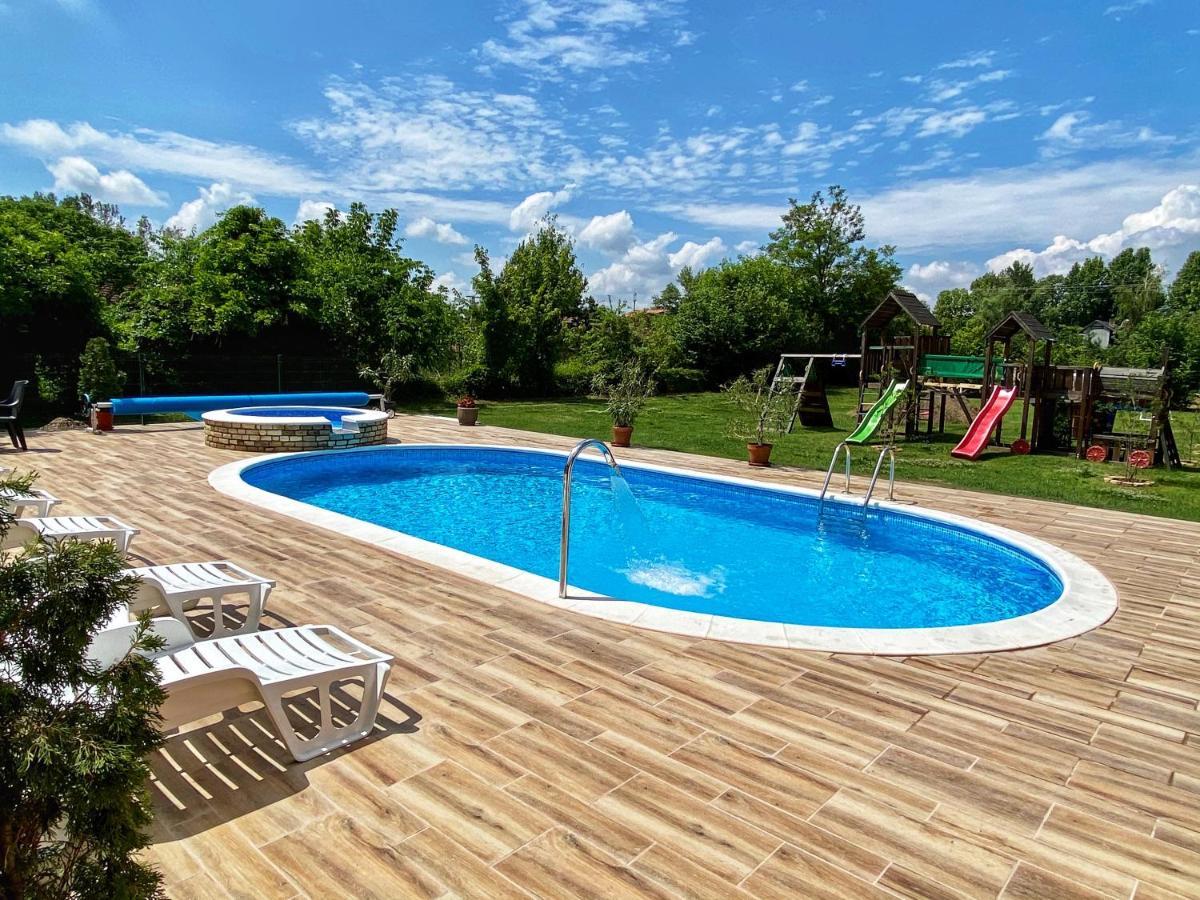 Villa Larus Palić Extérieur photo