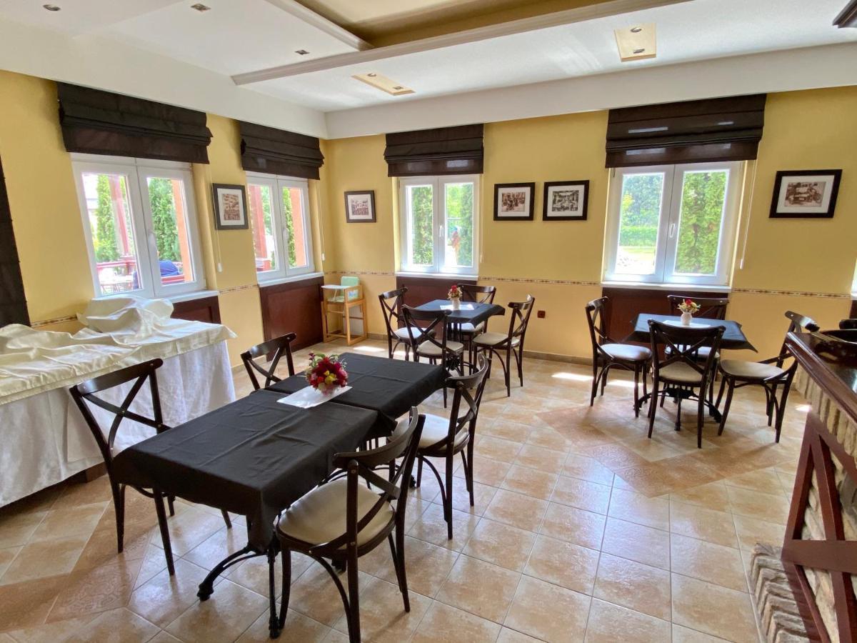 Villa Larus Palić Extérieur photo